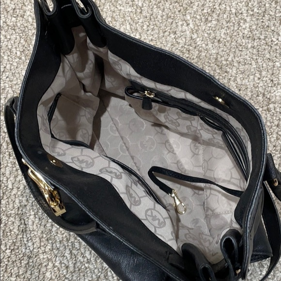 Michael Kors Hand Bag - Picture 5 of 5